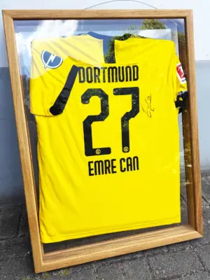 Emre Can (handsigniertes Ausstellungsstück) im De Luxe Holzrahmen