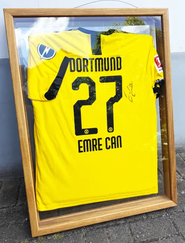 Emre Can (handsigniertes Ausstellungsstück) im De Luxe Holzrahmen